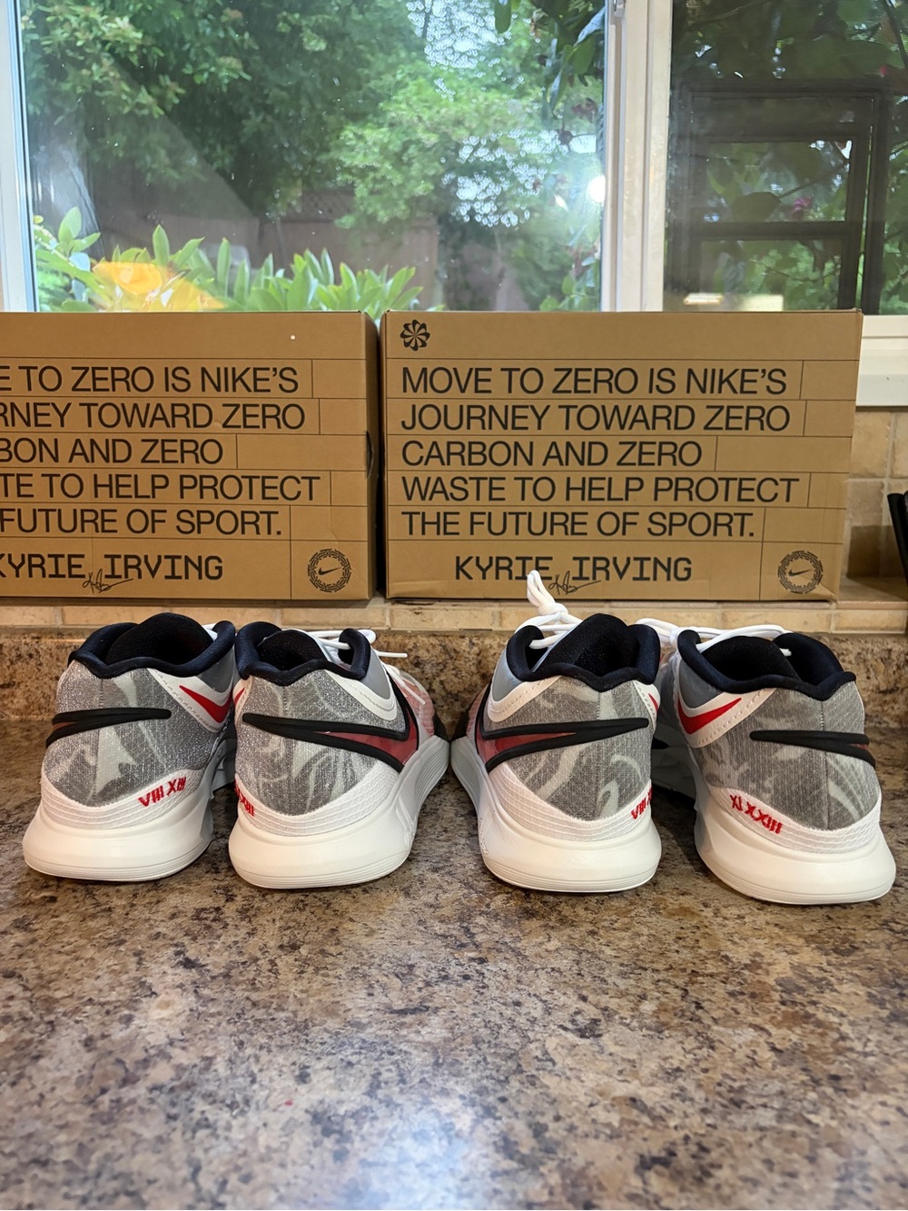 Kyrie 8 White university red - Picture 2 of 6